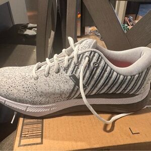 Men's Gray Athletic Shoes